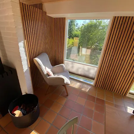 Cozy And Well-appointed Summer House Close To A Great Bathing