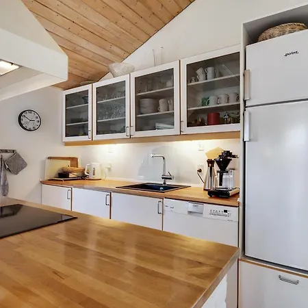 Cozy And Well-appointed Summer House Close To A Great Bathing